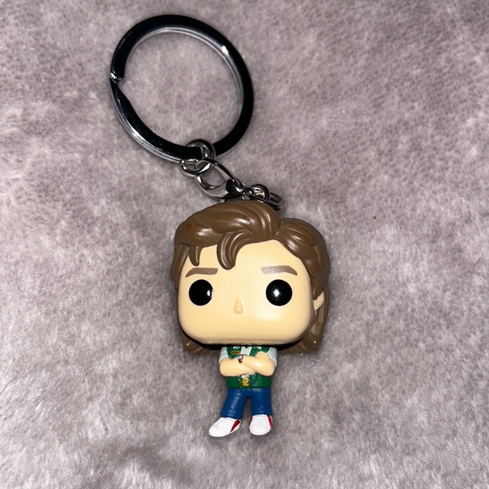 STRANGER THINGS Steve Funko Pop Vinyl Keychain